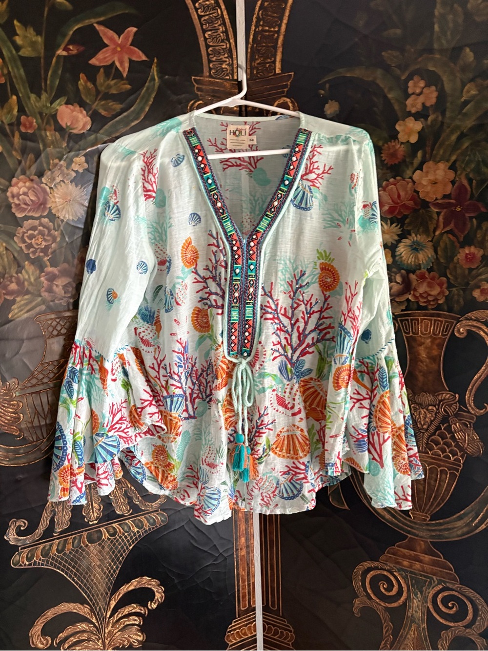 Island HOI Coral Seashell
Embellished Tunic Top S/M